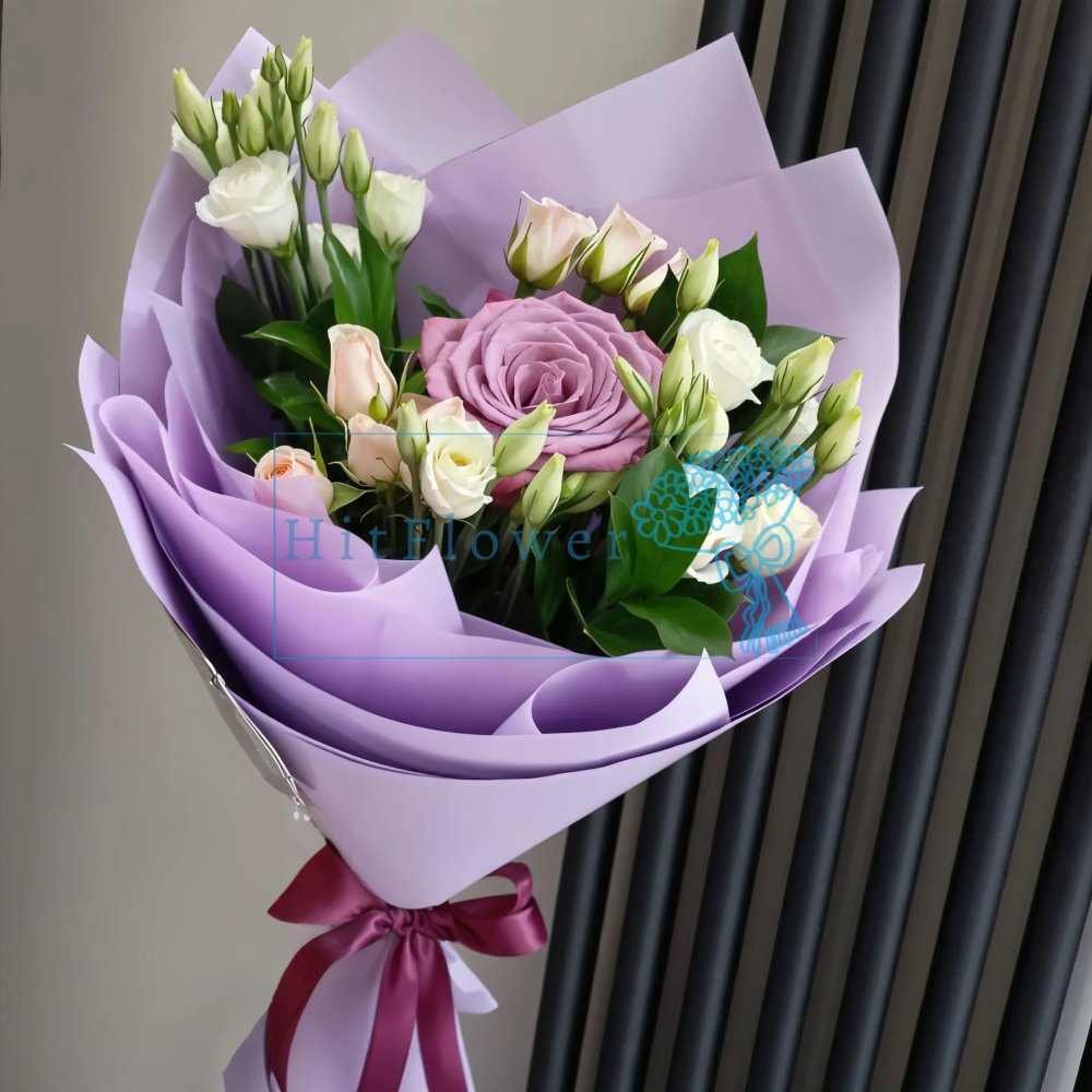 Букет цветов из: Розы и Лизиантусы